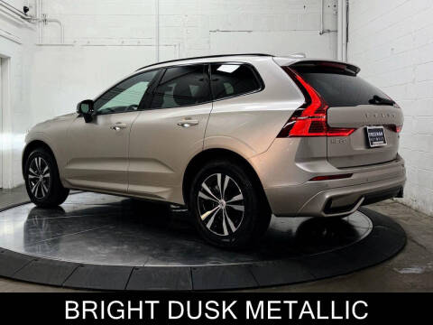2025 Volvo XC60 B5 Core Dark Theme