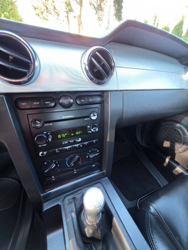 2005 Ford Mustang GT Premium