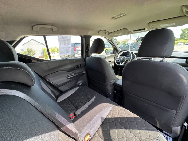 2019 Nissan Kicks S