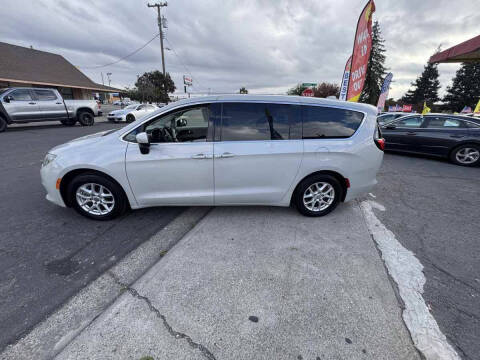 2017 Chrysler Pacifica Touring