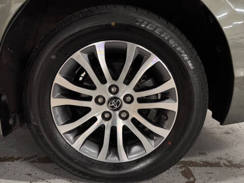 2020 Toyota Sienna XLE 8-Passenger