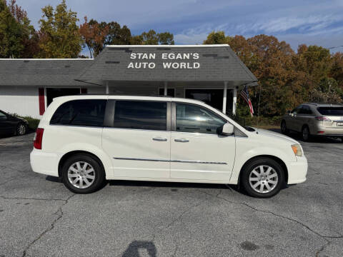 2011 Chrysler Town and Country Touring-L