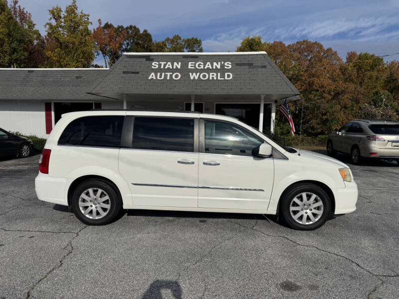2011 Chrysler Town and Country Touring-L