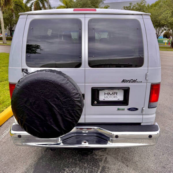 2011 Ford E-350