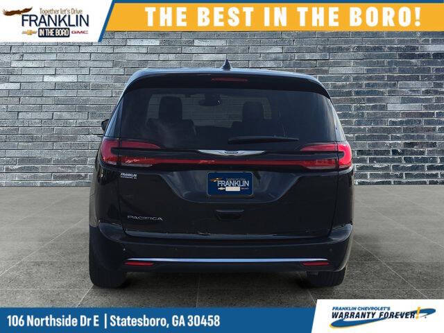 2025 Chrysler Pacifica Select