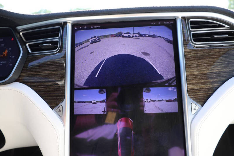 2016 Tesla Model S 90D