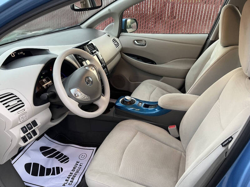 2011 Nissan LEAF SV