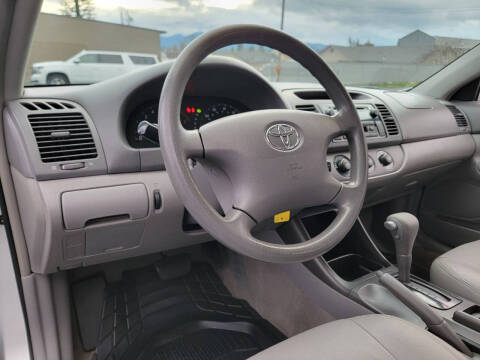2004 Toyota Camry LE
