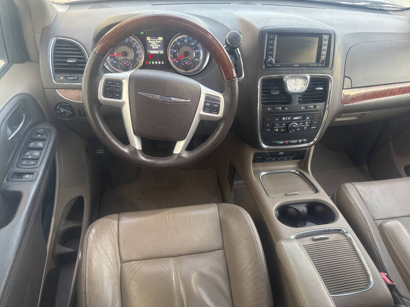 2014 Chrysler Town and Country Limited