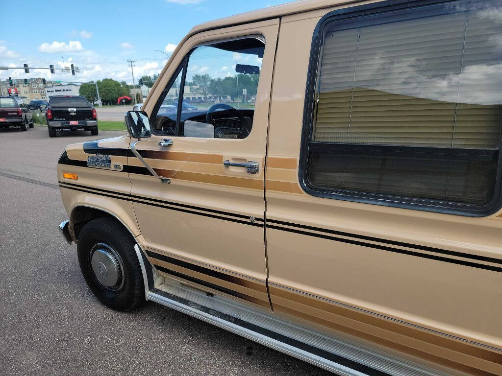 1984 Ford E-Series 28