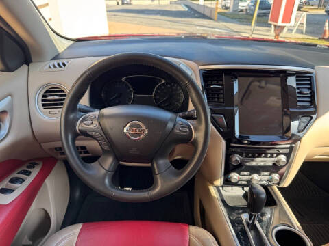2017 Nissan Pathfinder SV