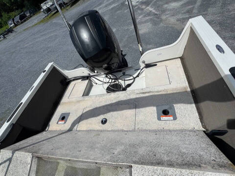 2012 Crestliner Super Hawk 1900