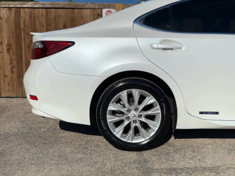 2014 Lexus ES 300h