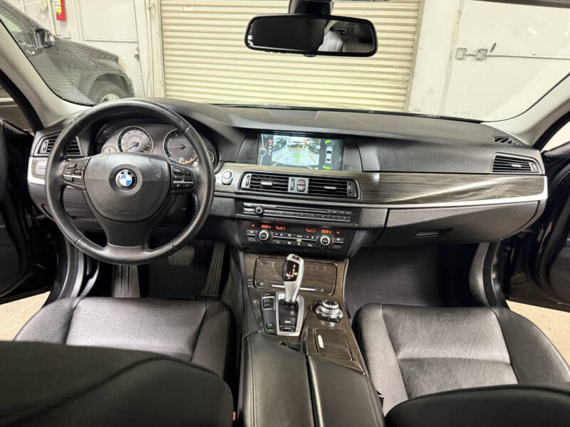 2012 BMW 5 Series 528i