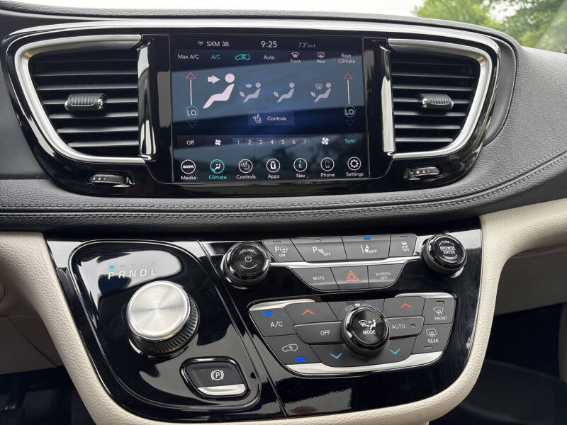 2020 Chrysler Pacifica Hybrid Limited