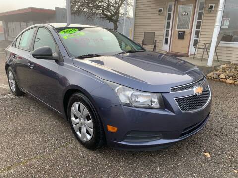 2013 Chevrolet Cruze for sale at G & G Auto Sales in Steubenville OH