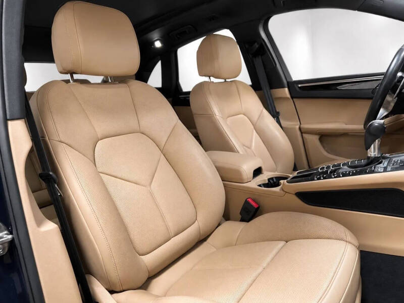 2020 Porsche Macan S