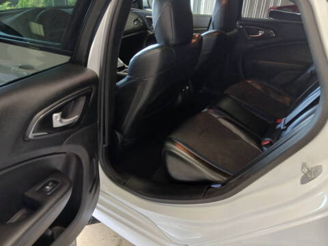 2016 Chrysler 200 S