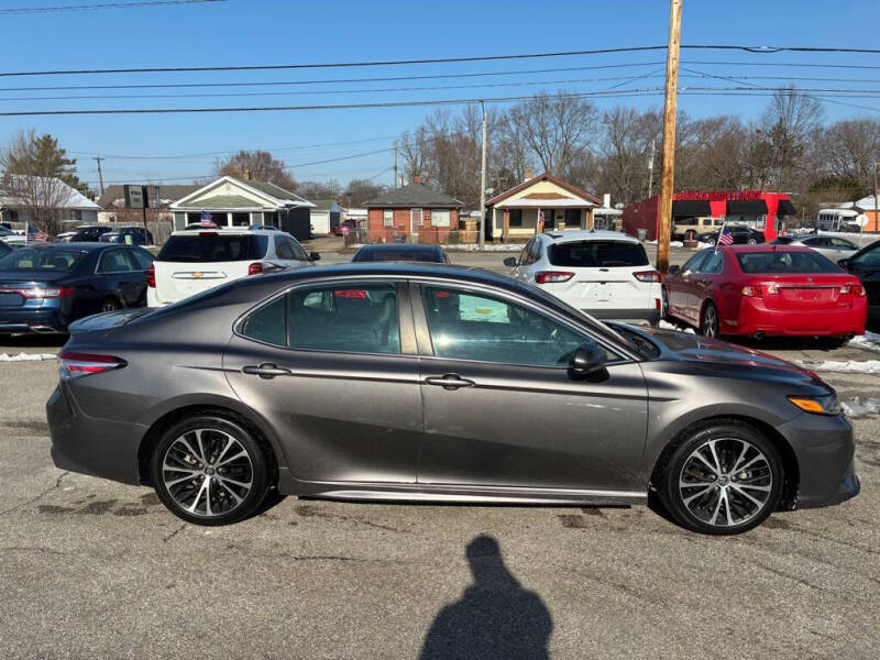 2020 Toyota Camry SE