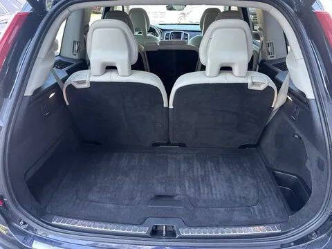 2017 Volvo XC90 T6 Momentum