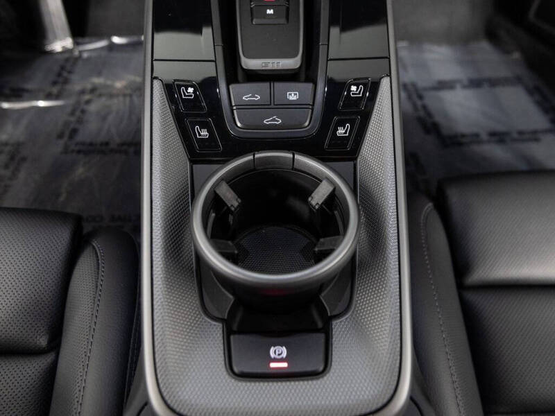 2025 Porsche 911 Carrera