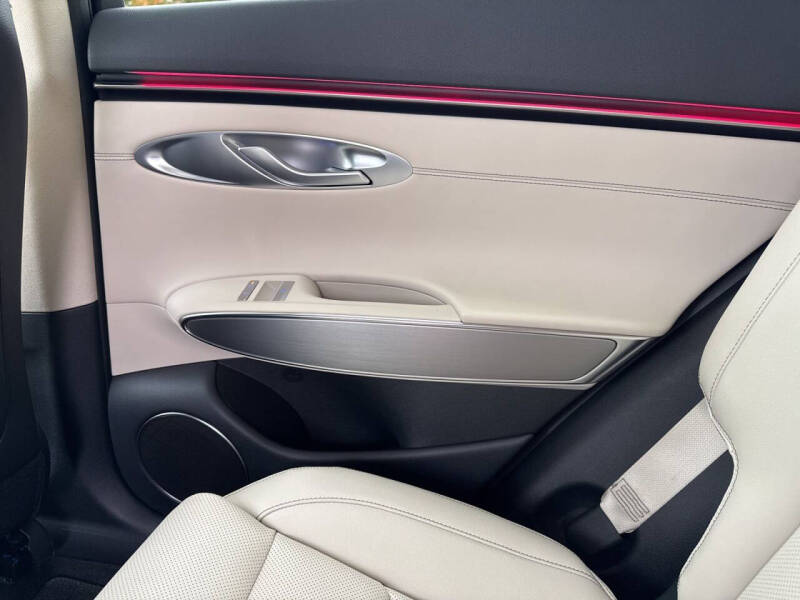 2026 Genesis GV70 2.5T Select