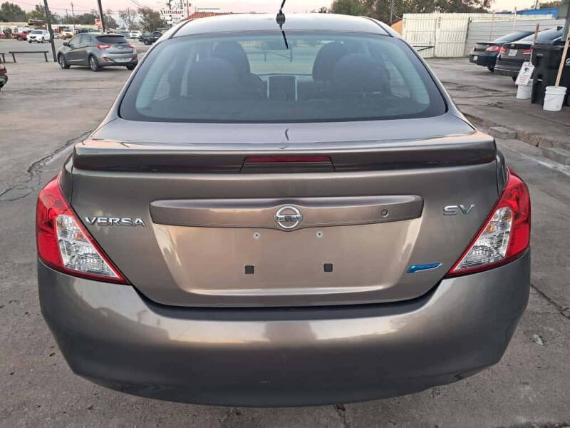 2014 Nissan Versa 1.6 SV