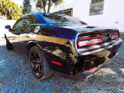 2017 Dodge Challenger SXT