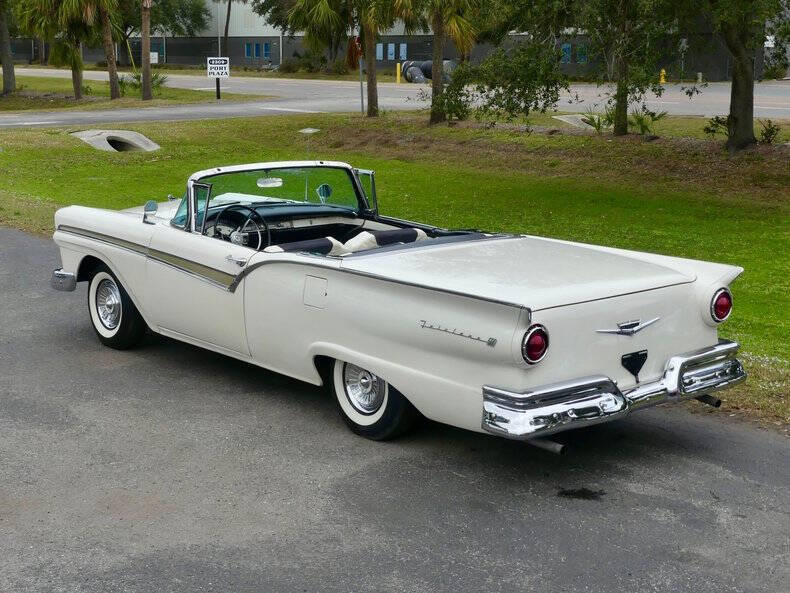 1957 Ford Fairlane