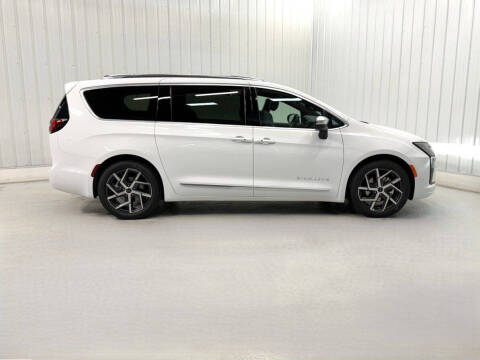 2027 Chrysler Pacifica Pinnacle