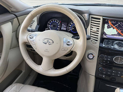 2017 Infiniti QX70