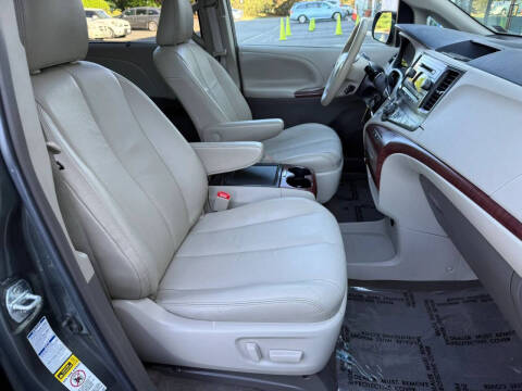 2014 Toyota Sienna