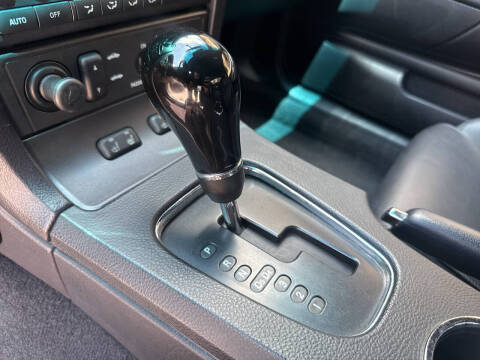 2004 Ford Thunderbird Deluxe