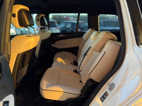 2015 Mercedes-Benz GL-Class GL 550 4MATIC