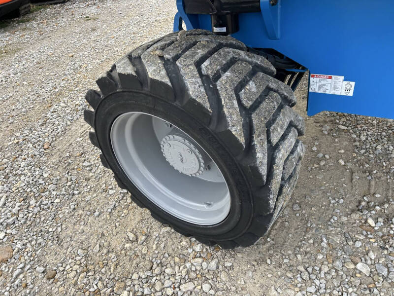 2015 Genie 80' Manlift