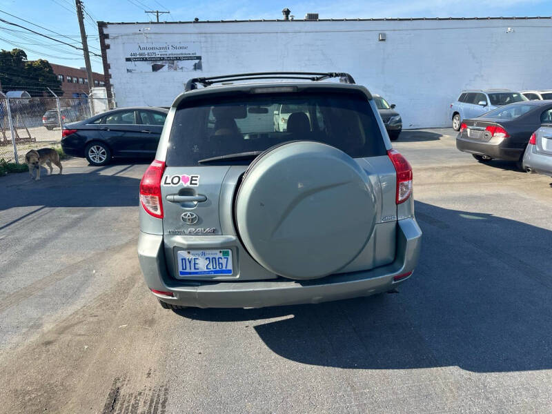 2008 Toyota RAV4 Base photo 16