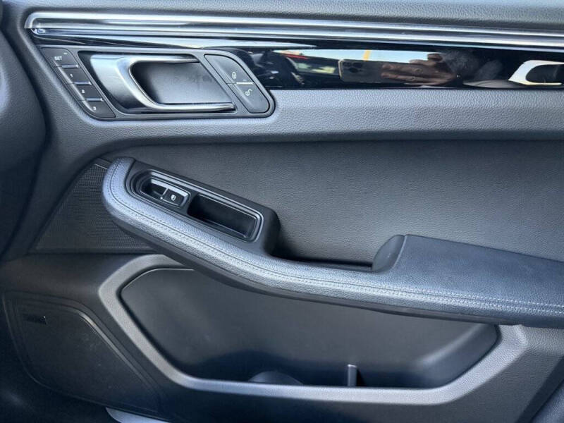 2015 Porsche Macan S