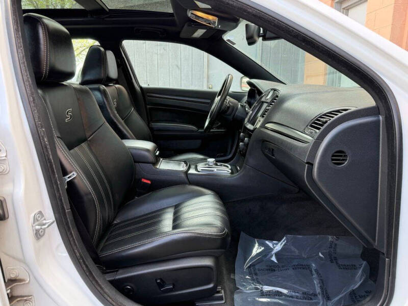 2016 Chrysler 300 S