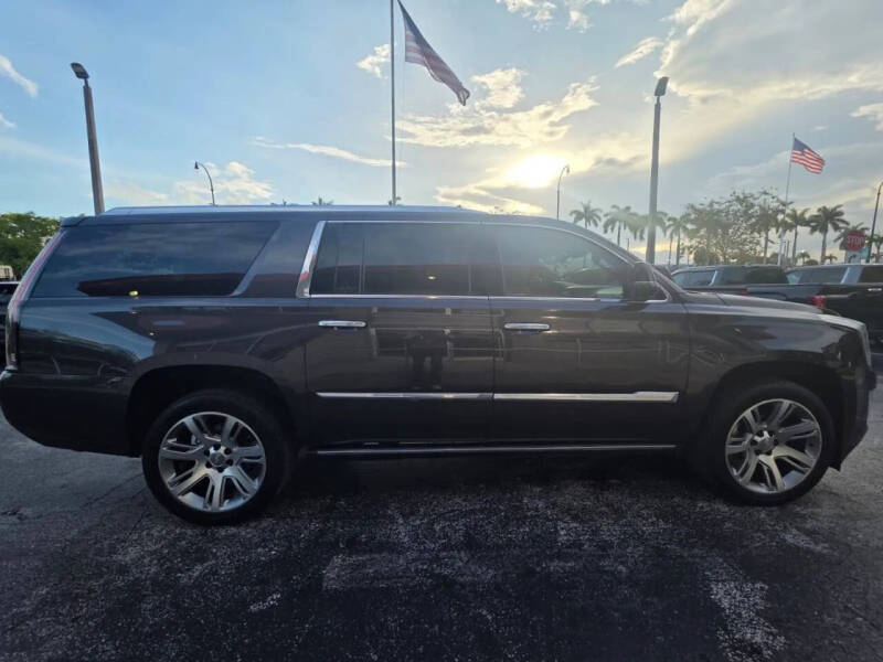 2017 Cadillac Escalade ESV Premium Luxury