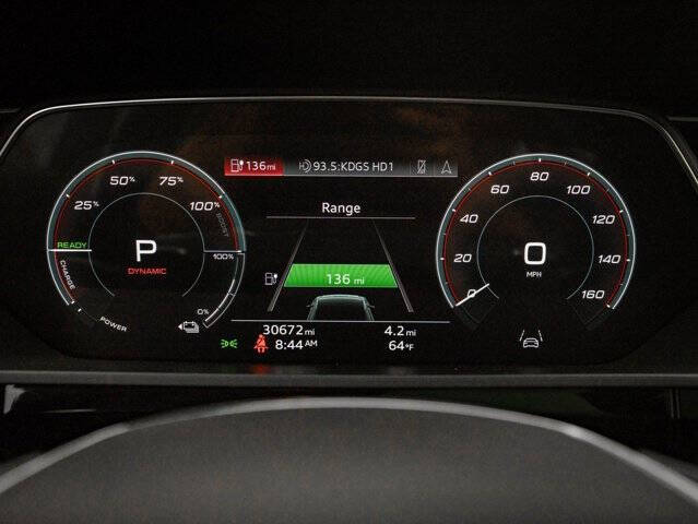 2022 Audi e-tron quattro Premium