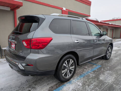 2017 Nissan Pathfinder SL