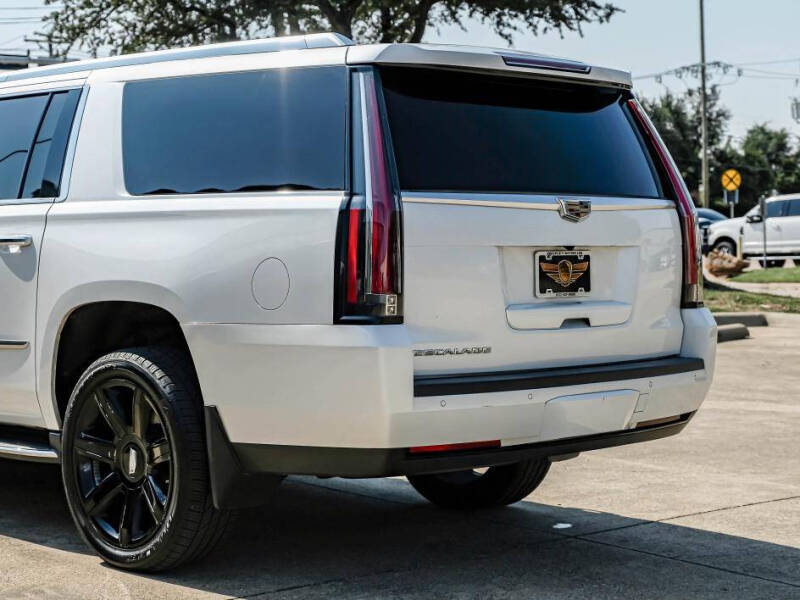 2016 Cadillac Escalade ESV Luxury Collection