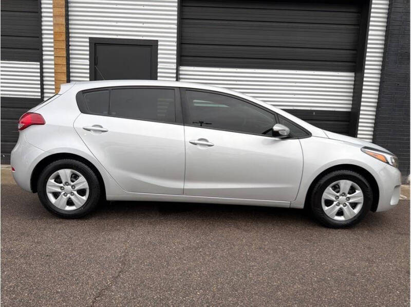2017 Kia Forte5 LX