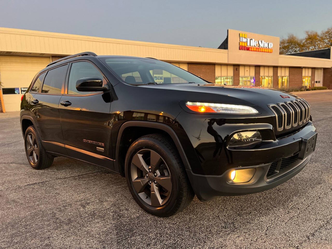 2017 Jeep Cherokee for sale at Ideal Cars LLC in Skokie, IL