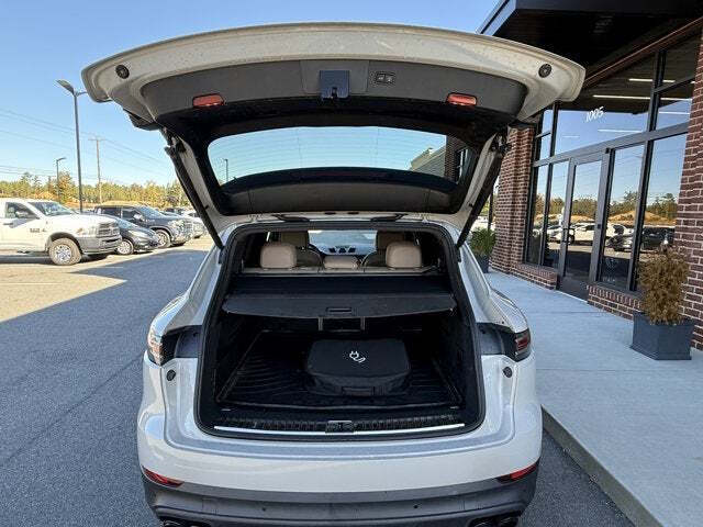 2022 Porsche Cayenne E-Hybrid Platinum Edition