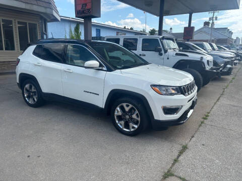 2019 Jeep Compass for sale at River City Auto Center LLC in Chester IL