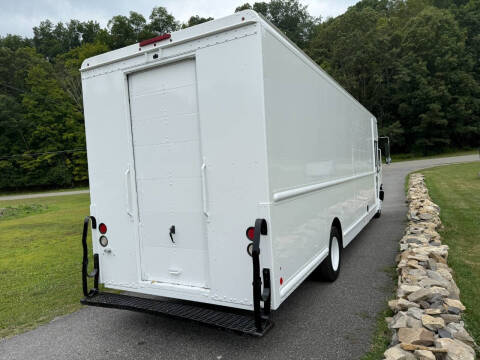 2017 Freightliner MT55 Chassis