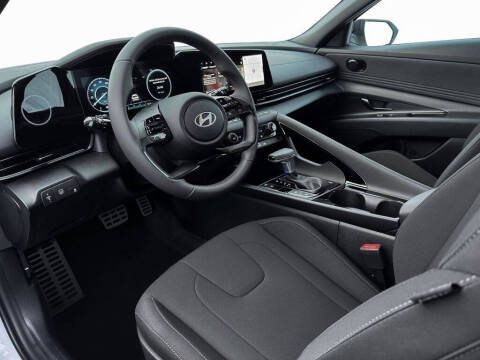 2025 Hyundai Elantra Hybrid SEL Sport