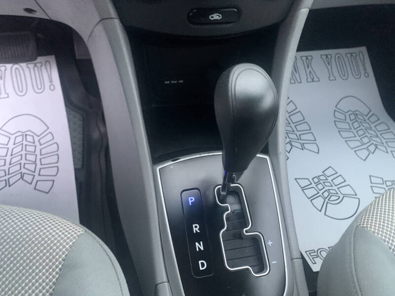 2013 Hyundai Accent GS