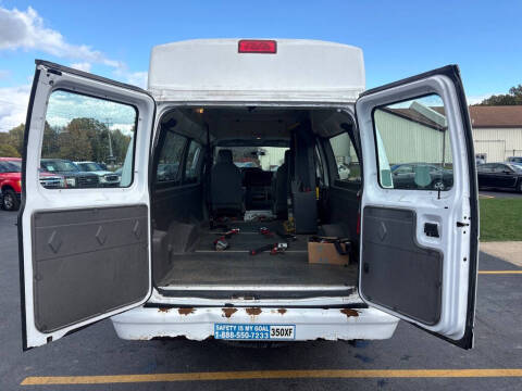 2013 Ford E-Series E-350 SD